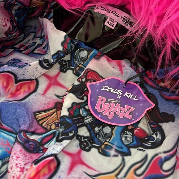Dolls Kill x BRATZ Patent PU w/pink Fur Trim Lined Trench Coat NWT - Picture 6 of 11